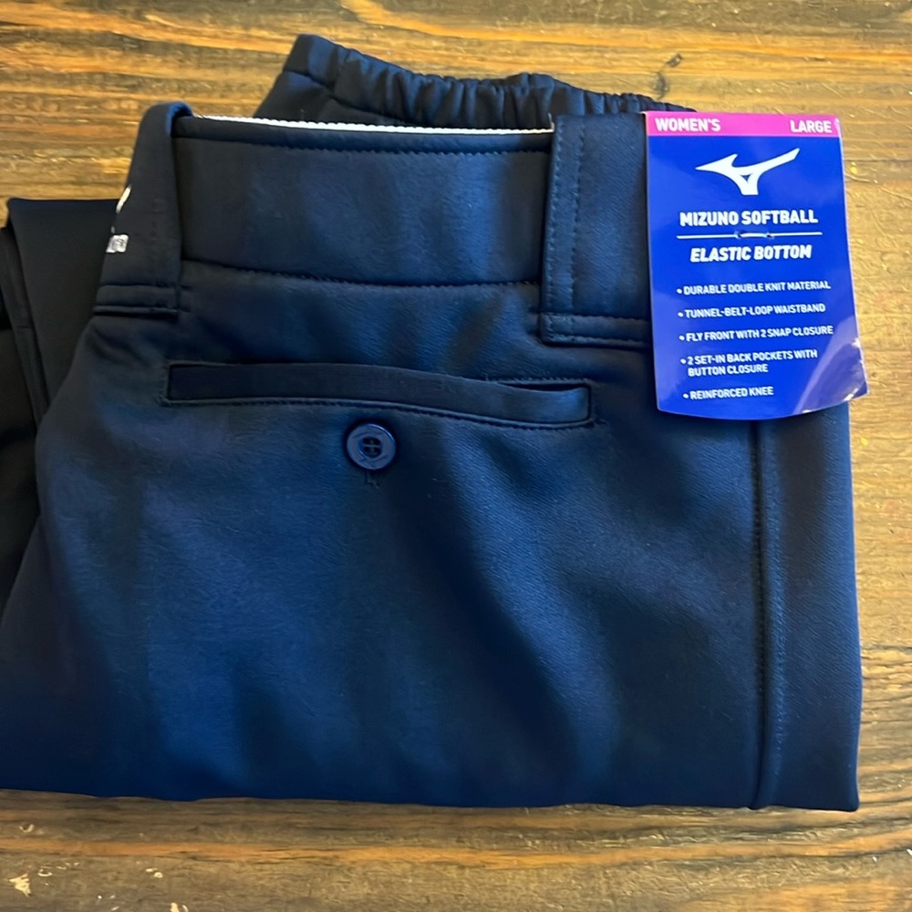 Women’s navy blue brand new softball pants. Mizuno.